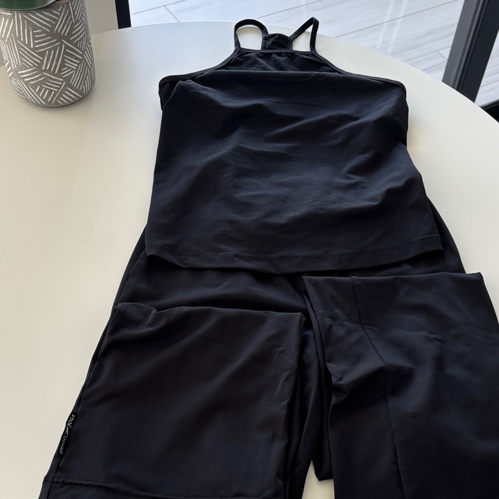 GYM OUTFIT-  BUNDLE OF 2 - PRICED TO SELL Halter  Top/ Wide Leg  Pants